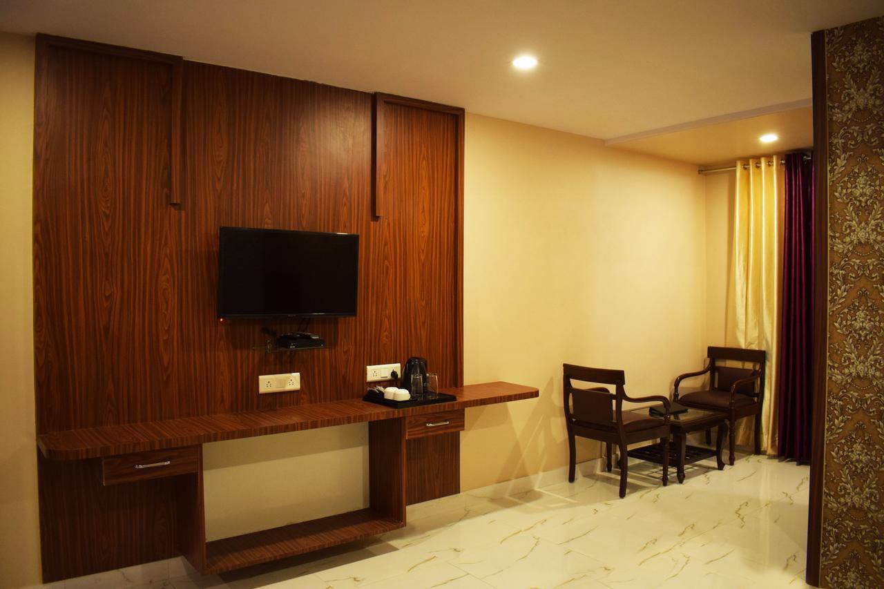 Hotel New Majestic Ádzsmir Kültér fotó